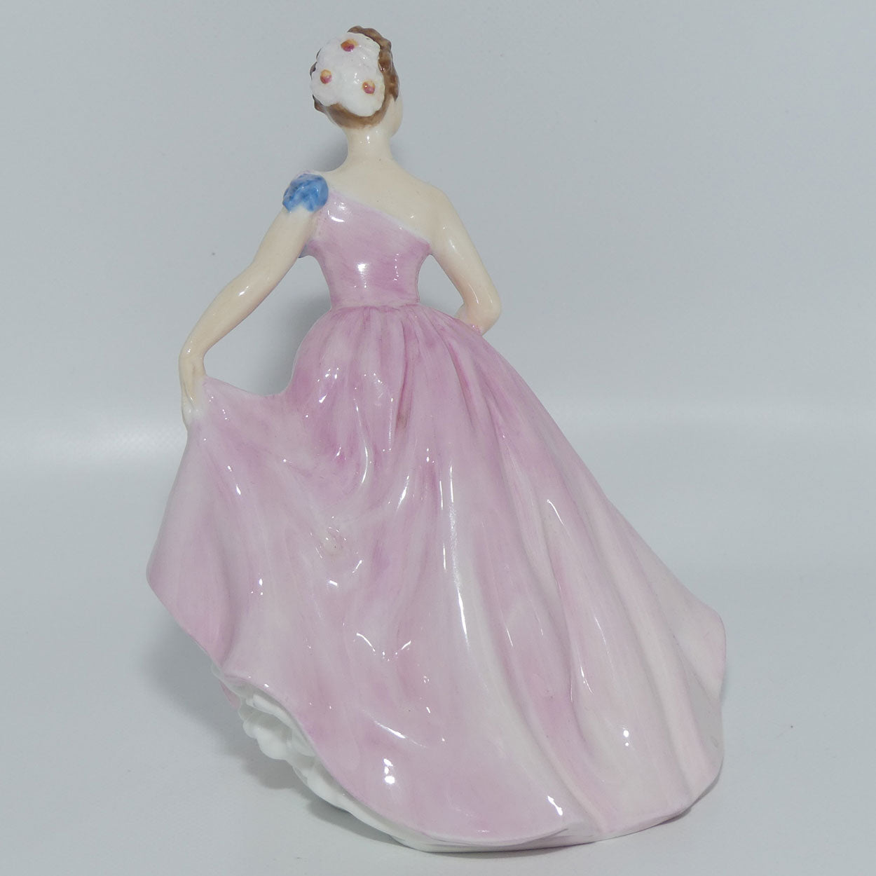 HN2170 Royal Doulton figurine Invitation | Pretty Ladies Figurines