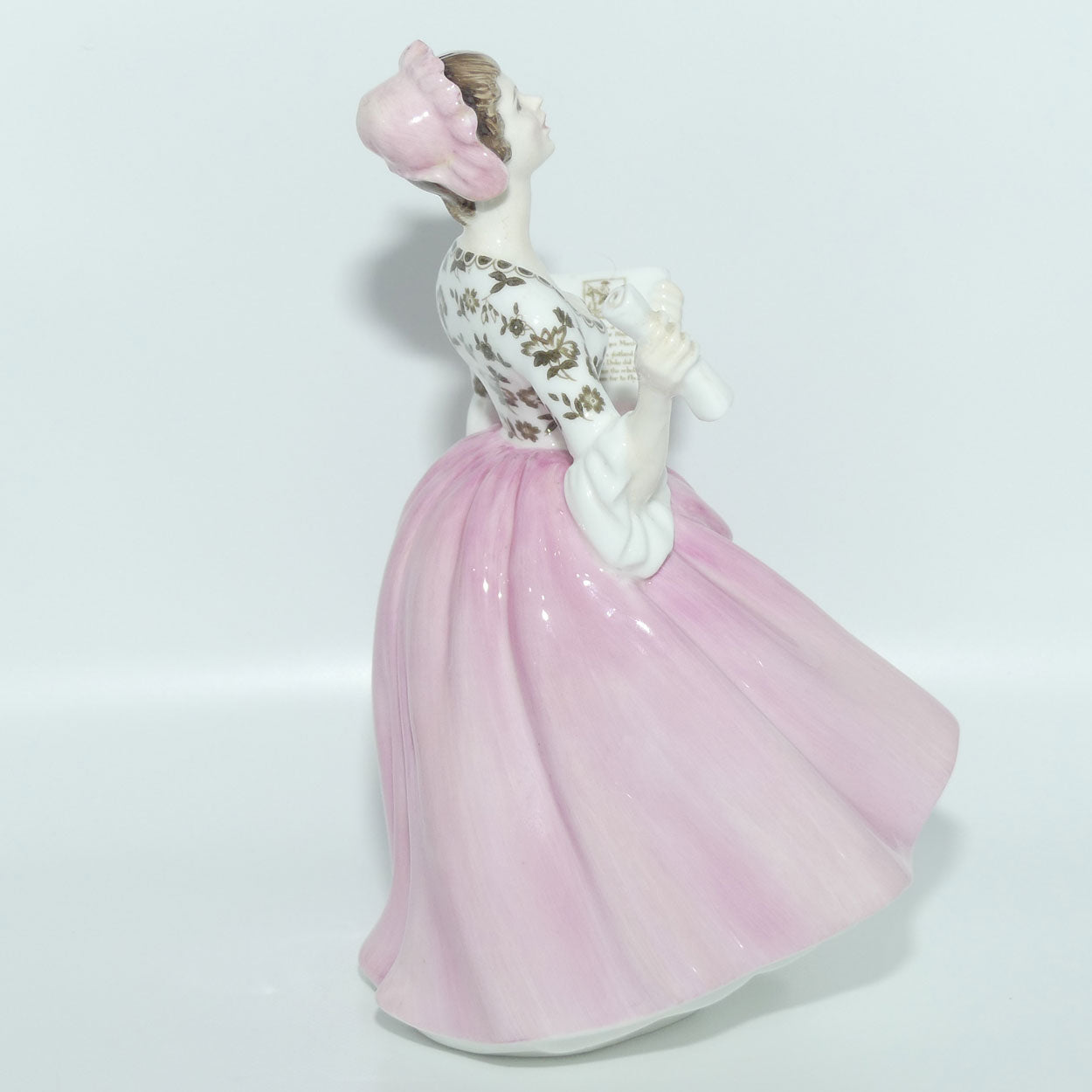 HN2266 Royal Doulton figurine Ballad Seller | Pretty Ladies Figurines