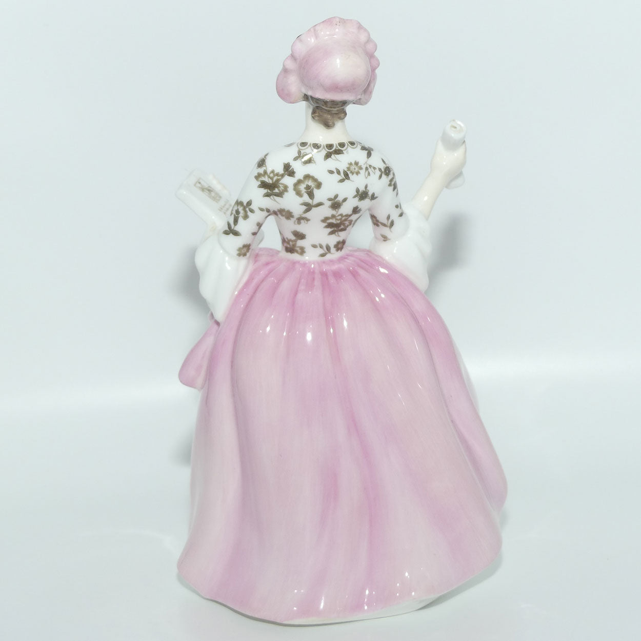 HN2266 Royal Doulton figurine Ballad Seller | Pretty Ladies Figurines
