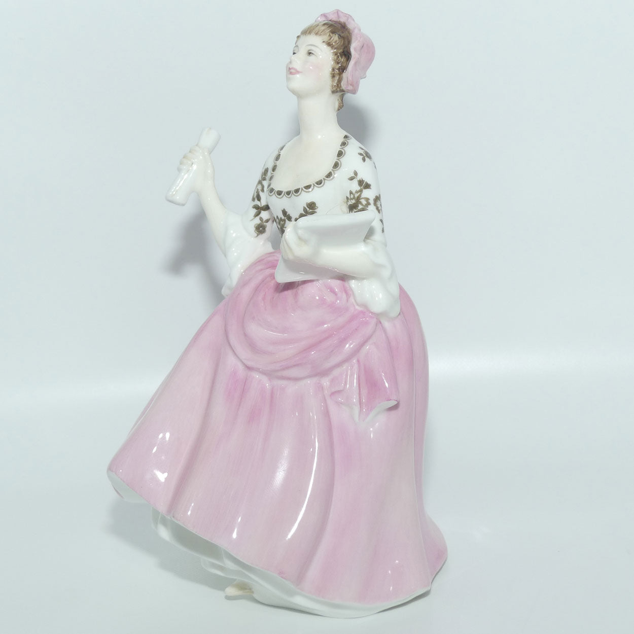 HN2266 Royal Doulton figurine Ballad Seller | Pretty Ladies Figurines