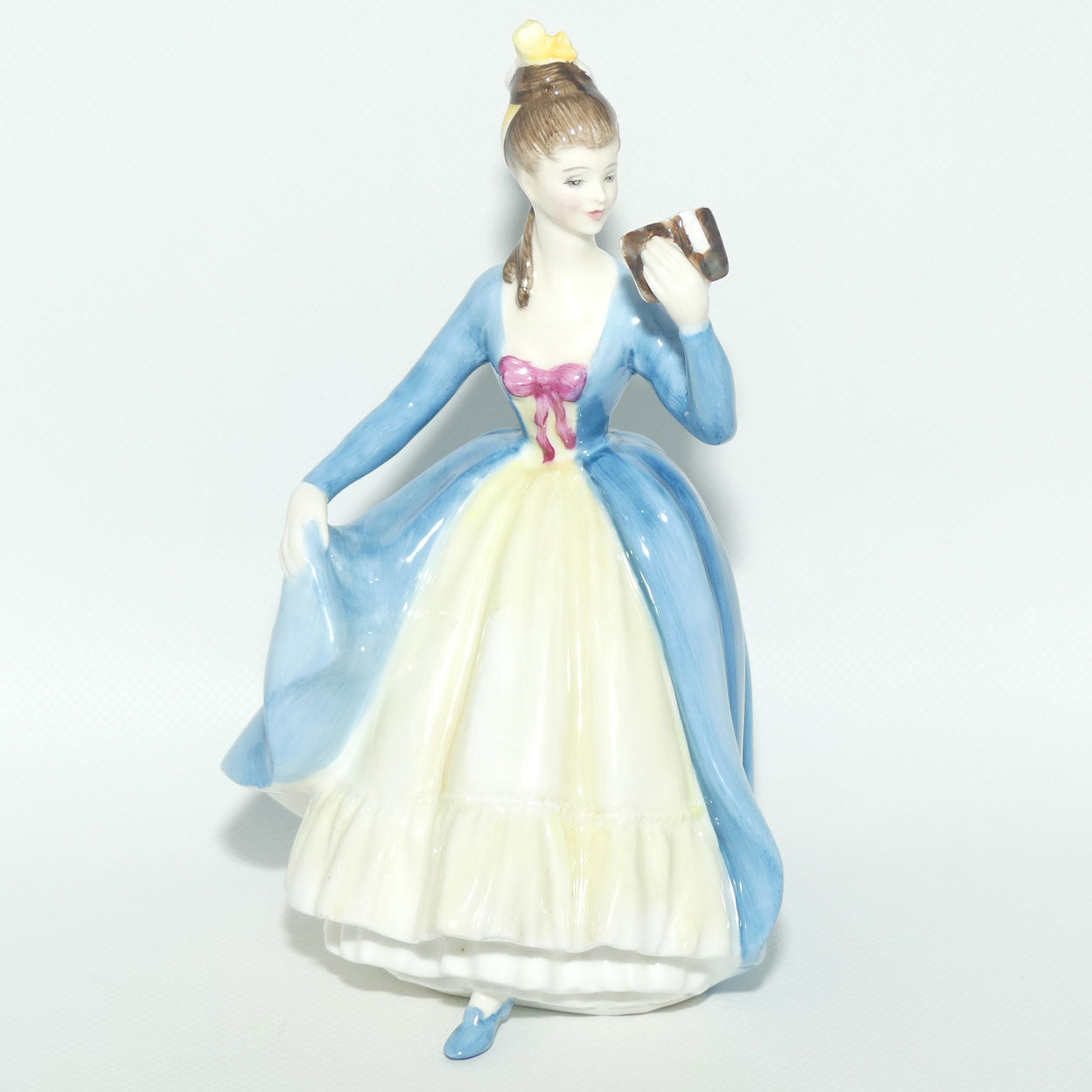 HN2269 Royal Doulton figure Leading Lady