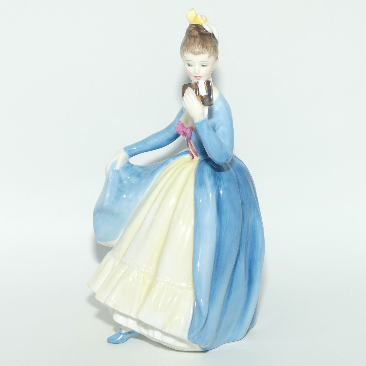 HN2269 Royal Doulton figure Leading Lady