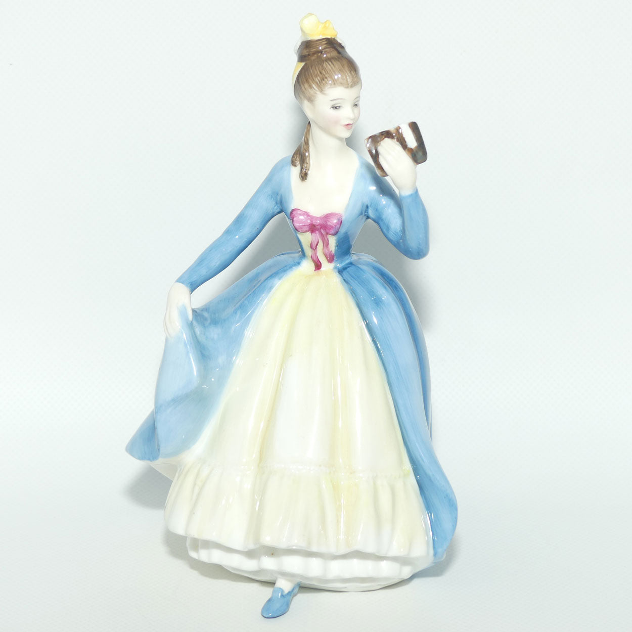 HN2269 Royal Doulton figure Leading Lady