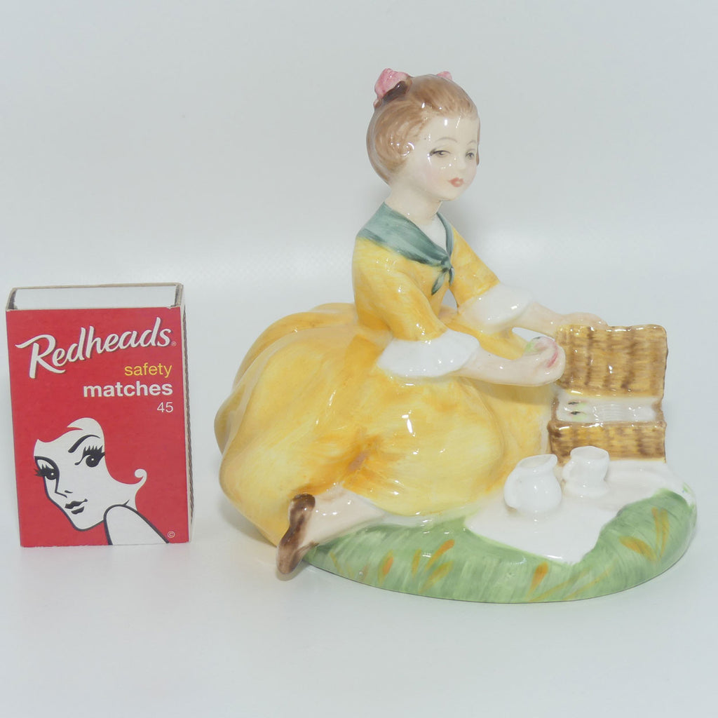 HN2308 Royal Doulton figurine Picnic