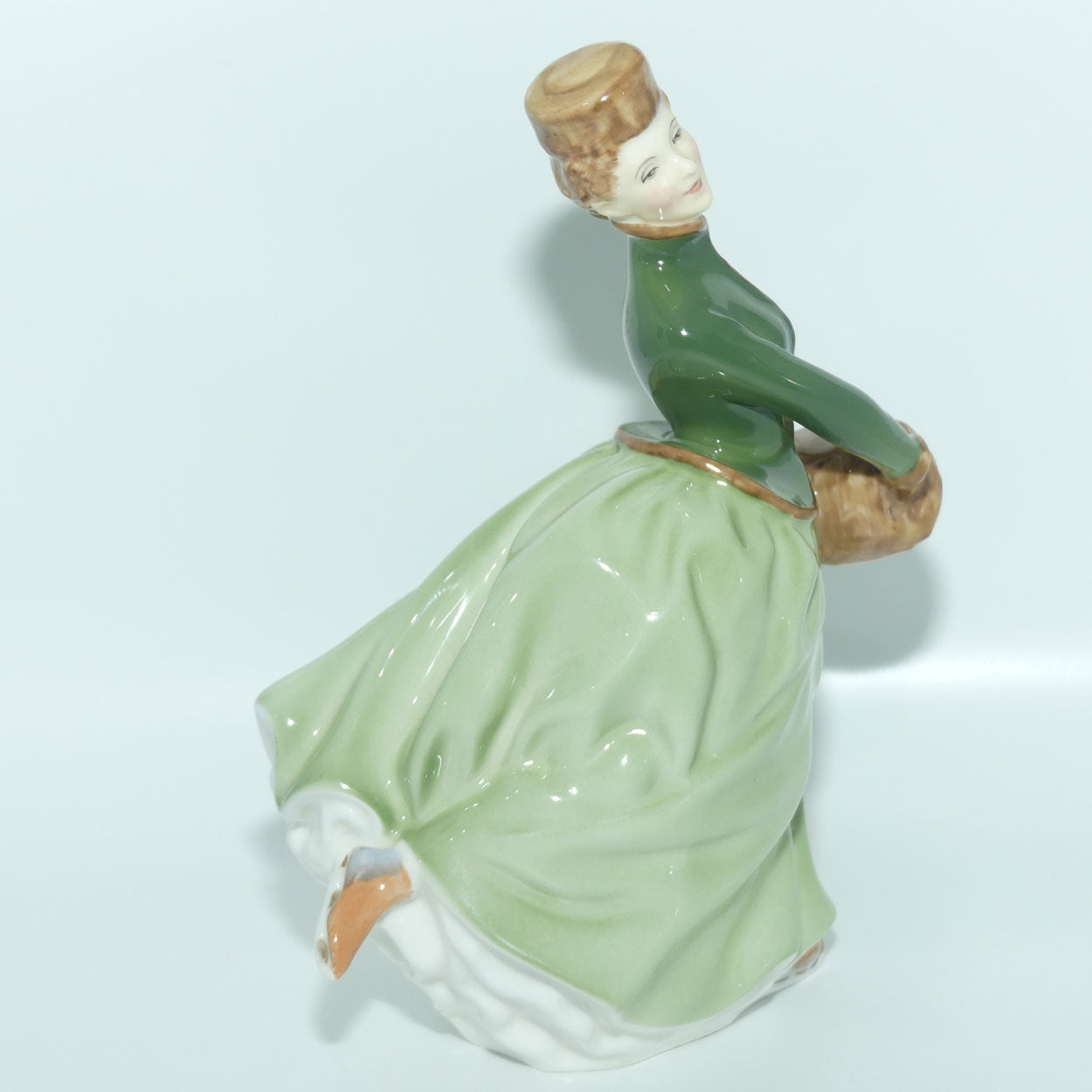 HN2318 Royal Doulton figurine Grace | Pretty Ladies Figurines