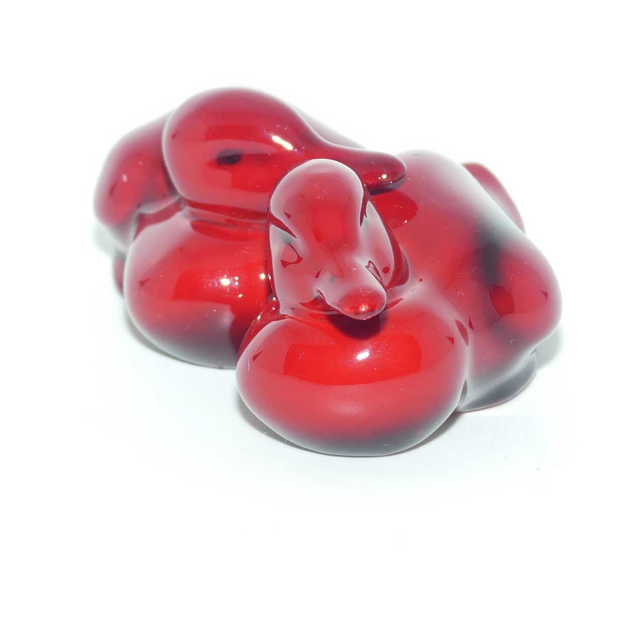 HN0239 Royal Doulton Flambe Ducklings Resting