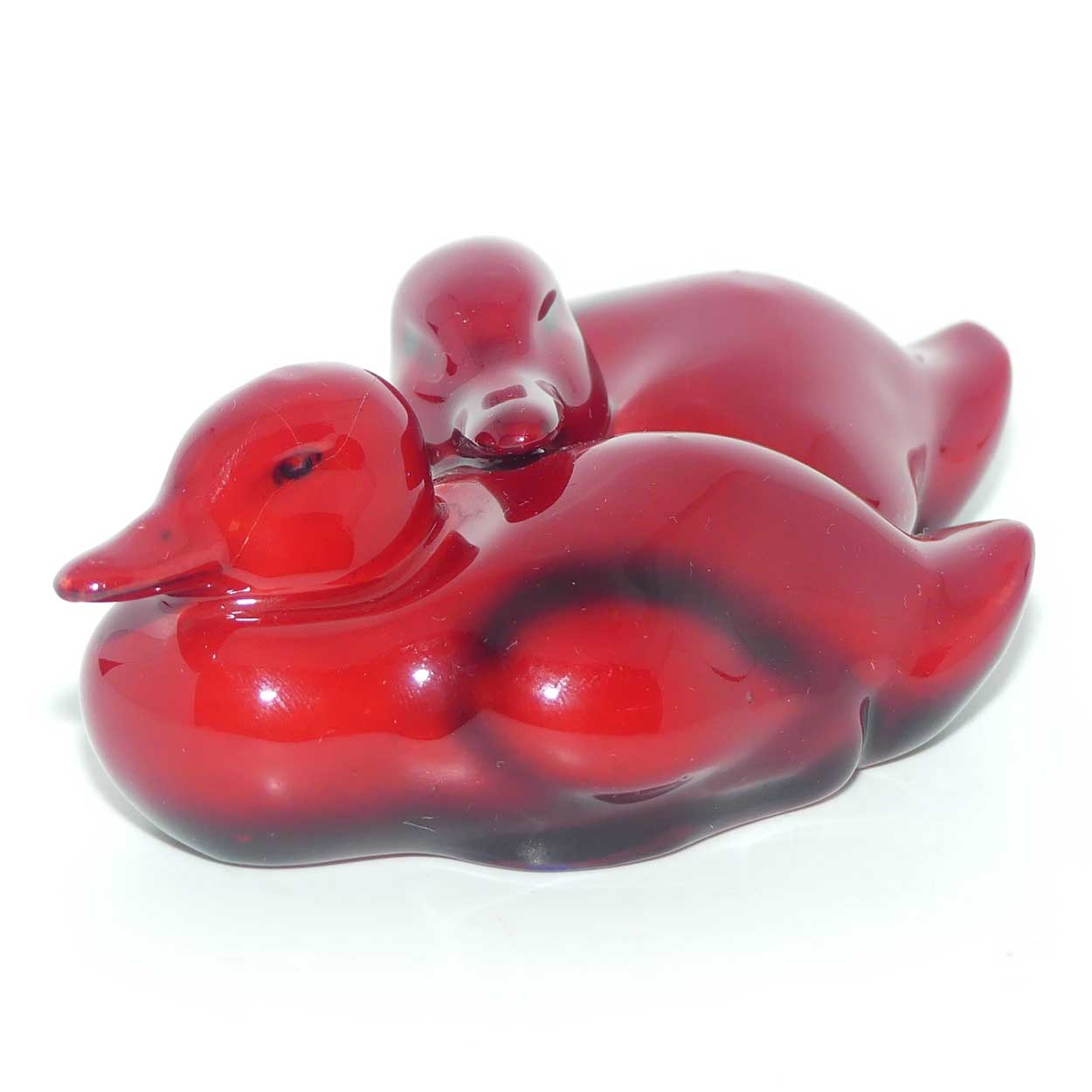 HN0239 Royal Doulton Flambe Ducklings Resting