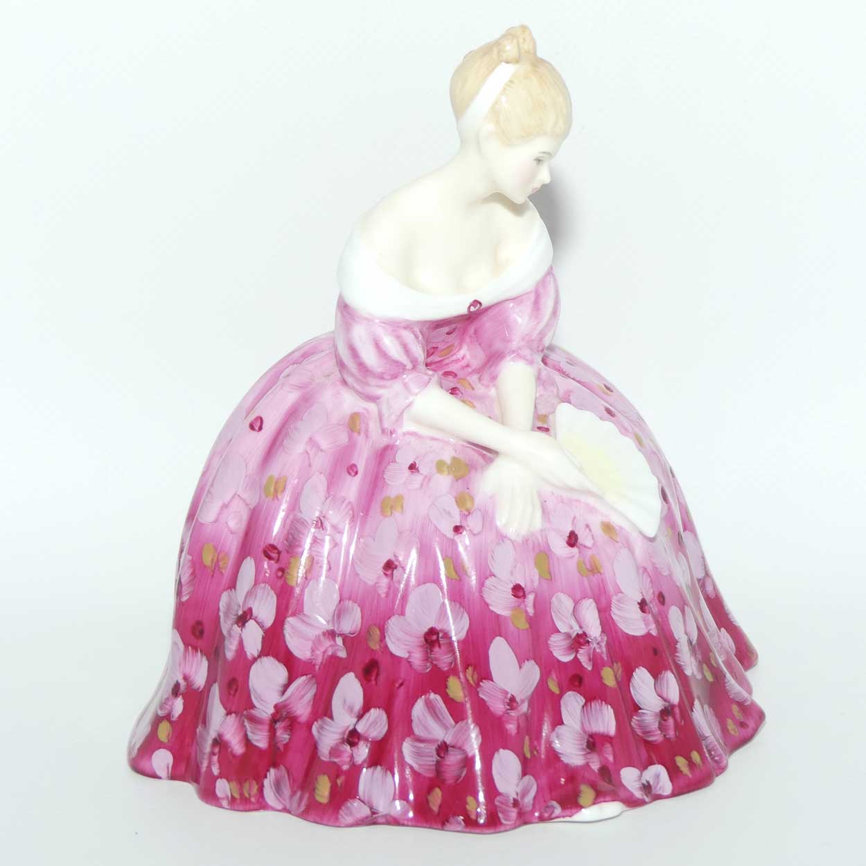 HN2471 Royal Doulton figure Victoria