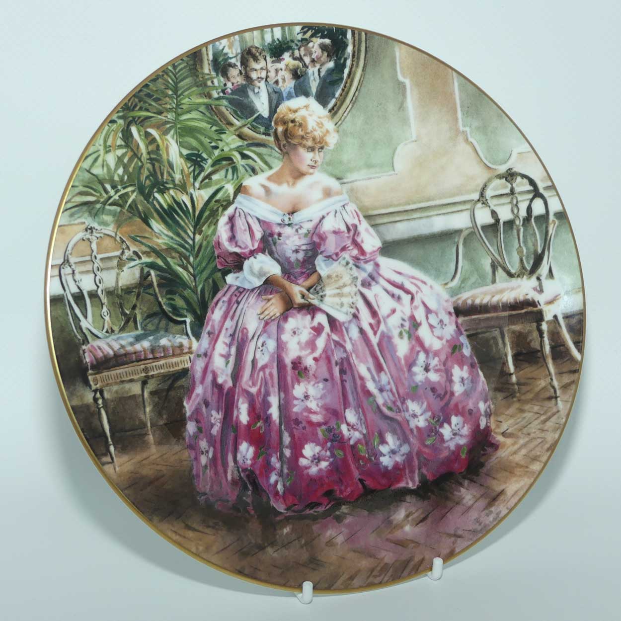 HN2471 Royal Doulton figure Victoria | Companion plate