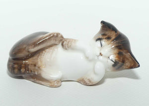 HN2579 Royal Doulton Character Kitten figure | Lying on Back