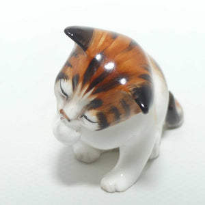 HN2583 Royal Doulton Character Kitten figure | Licking front Paw