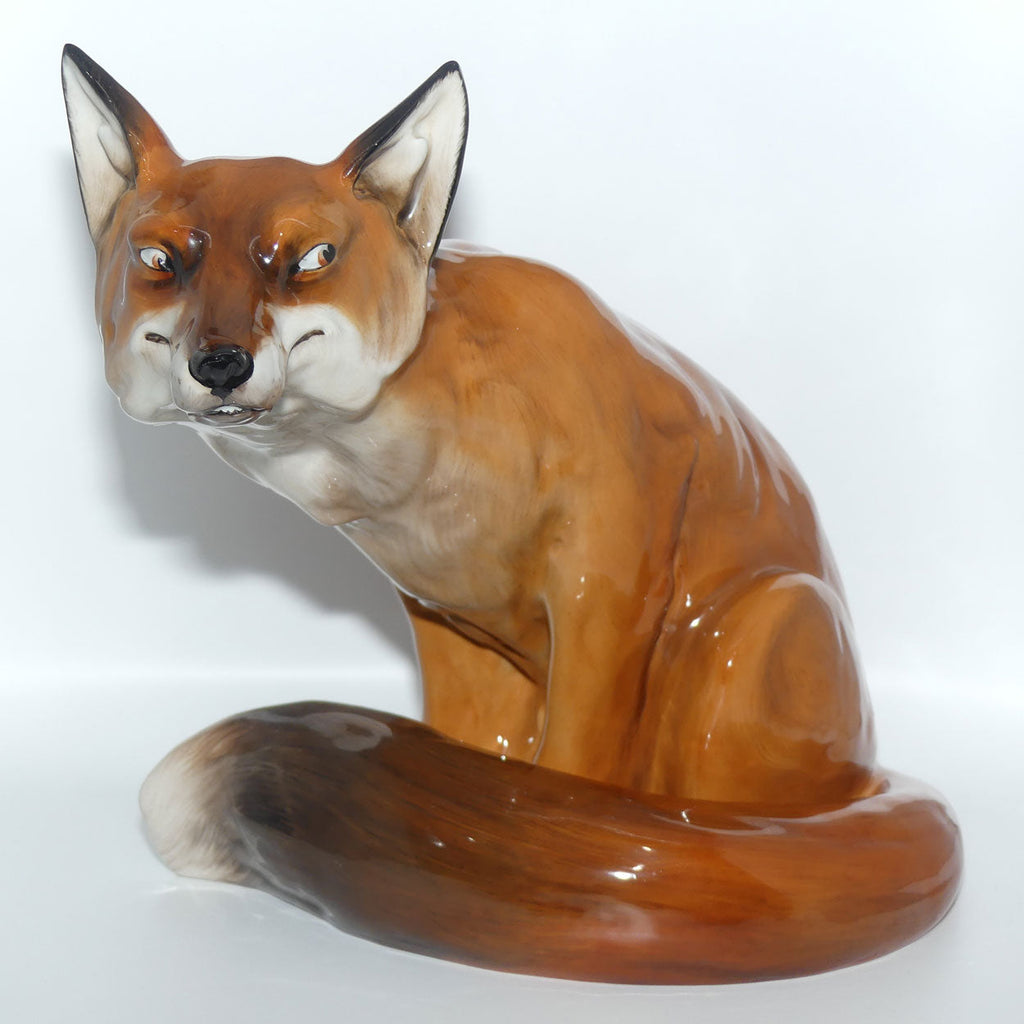 HN2634 Royal Doulton Fox | Seated | Prestige