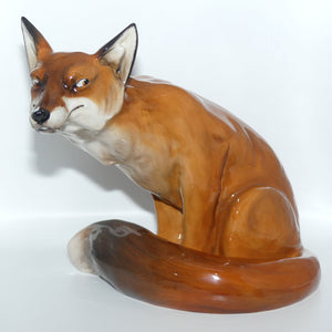 HN2634 Royal Doulton Fox | Seated | Prestige