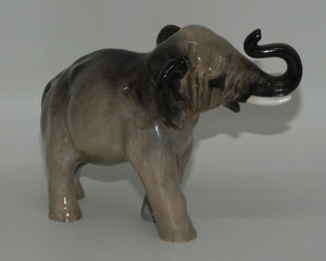 hn2644-royal-doulton-elephant-trunk-in-salute-grey-1