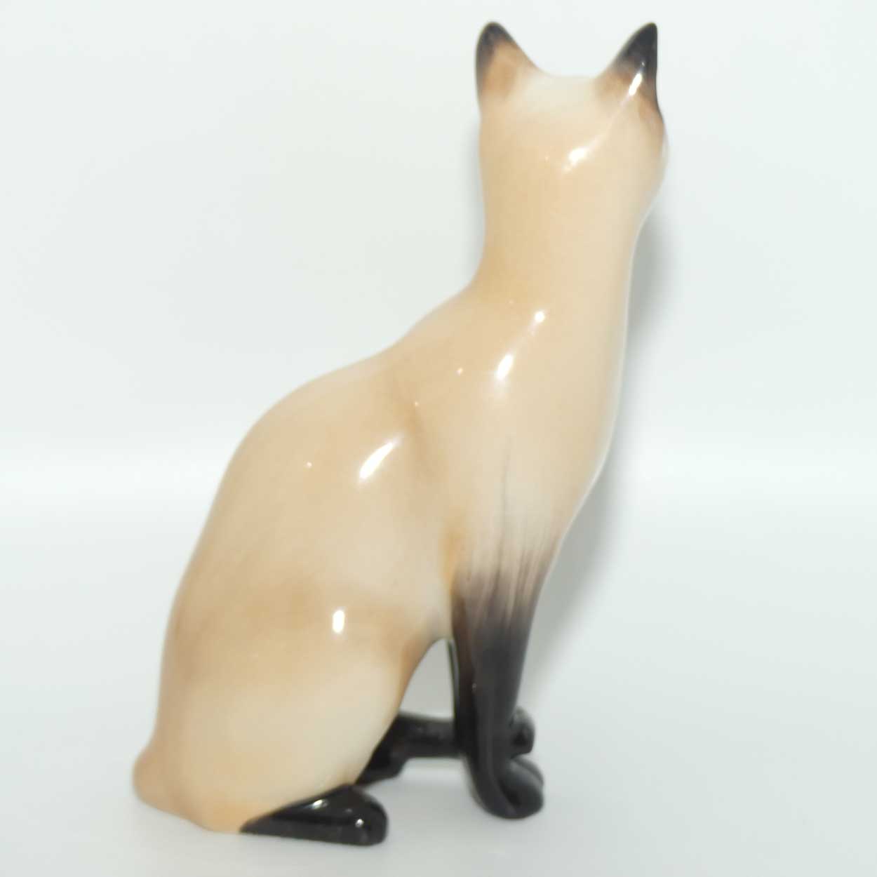 HN2655 Royal Doulton Siamese Cat | Seated