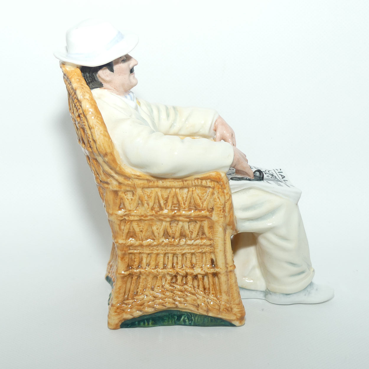 HN2680 Royal Doulton figure Taking Things Easy | Cream