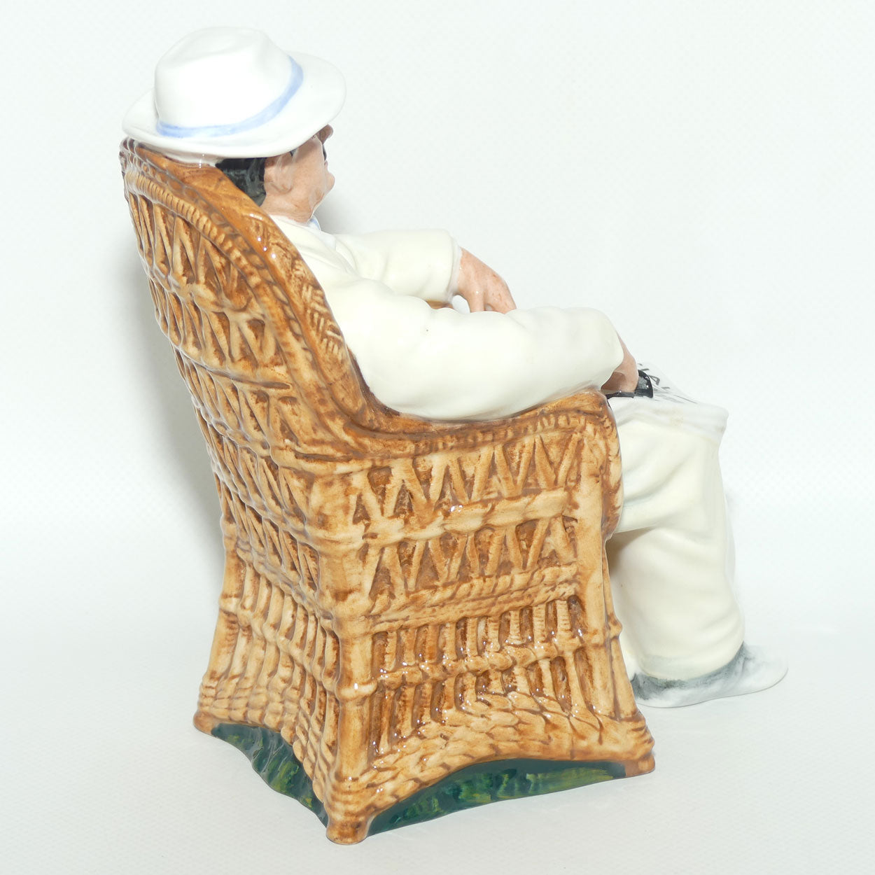 HN2680 Royal Doulton figure Taking Things Easy | Cream | Boxed