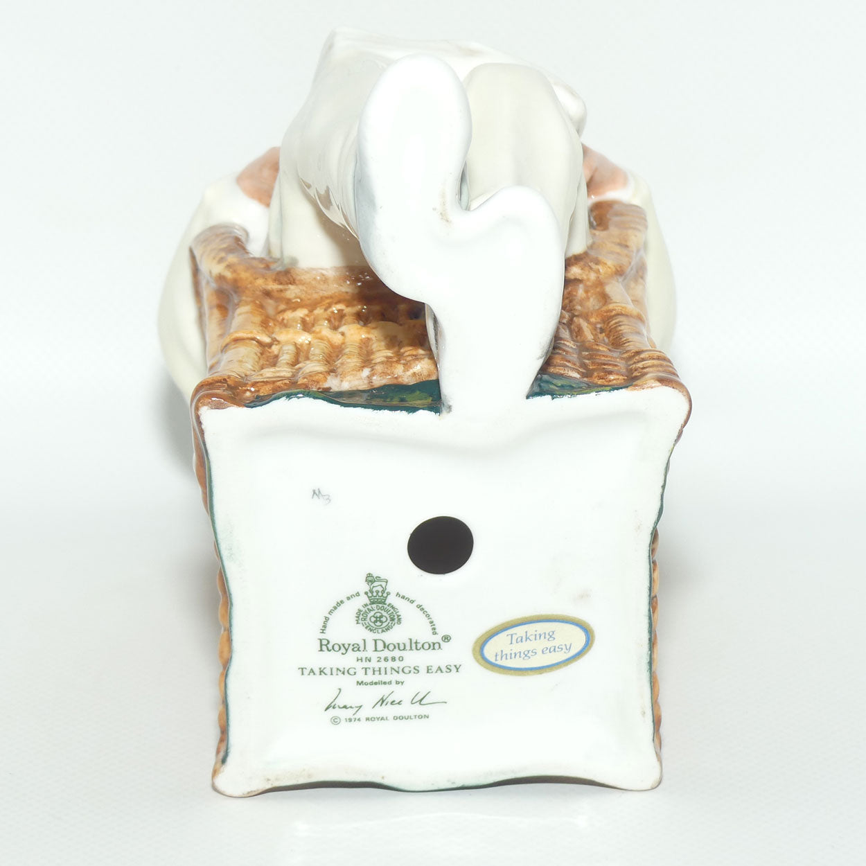 HN2680 Royal Doulton figure Taking Things Easy | Cream | Boxed