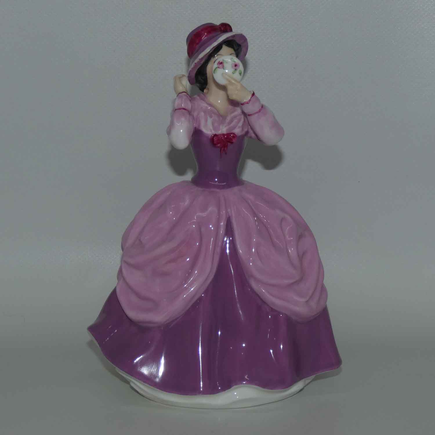 Royal Doulton figure Lady Pamela HN2718 | Designer: DV Tootle