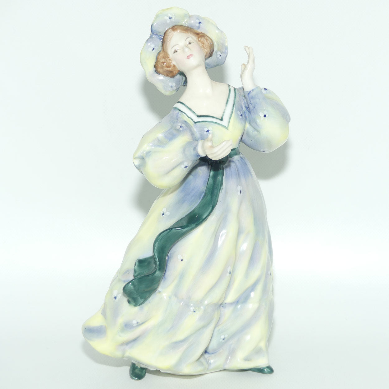 HN2723 Royal Doulton figure Grand Manner