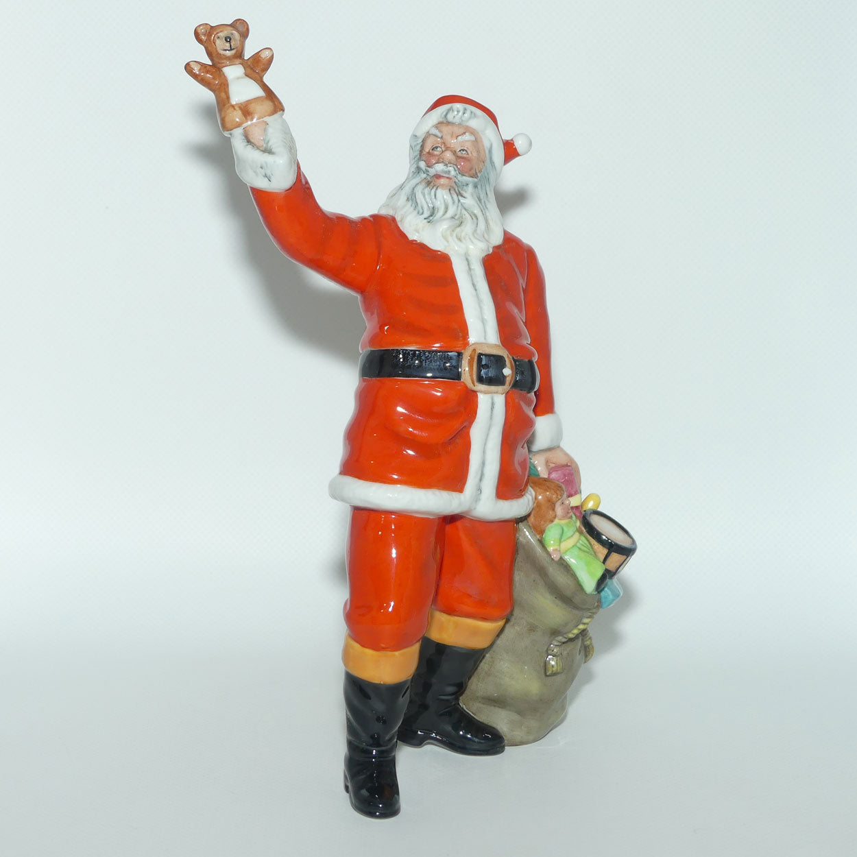 HN2725 Royal Doulton figure Santa Claus
