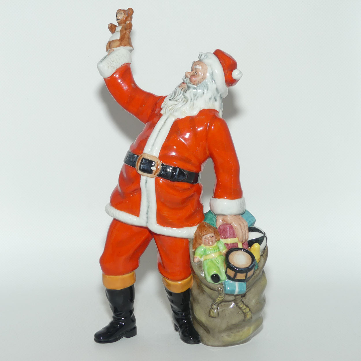 HN2725 Royal Doulton figure Santa Claus