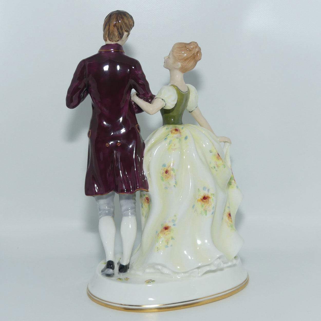 Royal Doulton figure group Young Love HN2735 |  Designer: DV Tootle | Issued: 1975 -1990