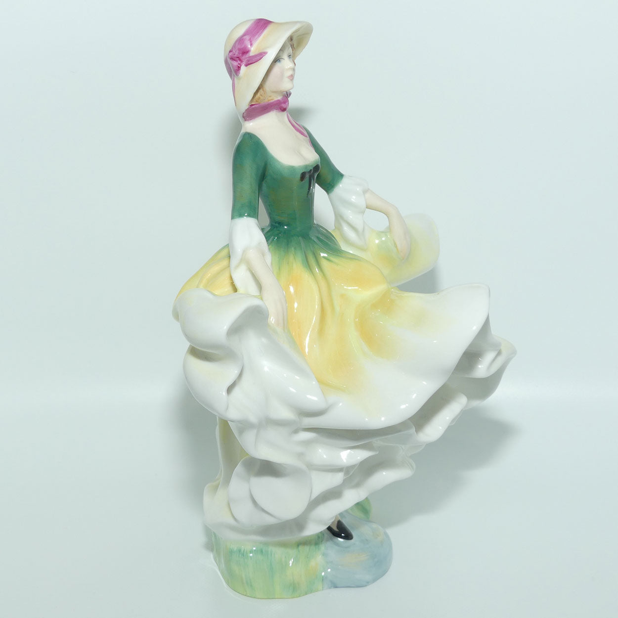 HN2740 Royal Doulton figurine Becky | DV Tootle