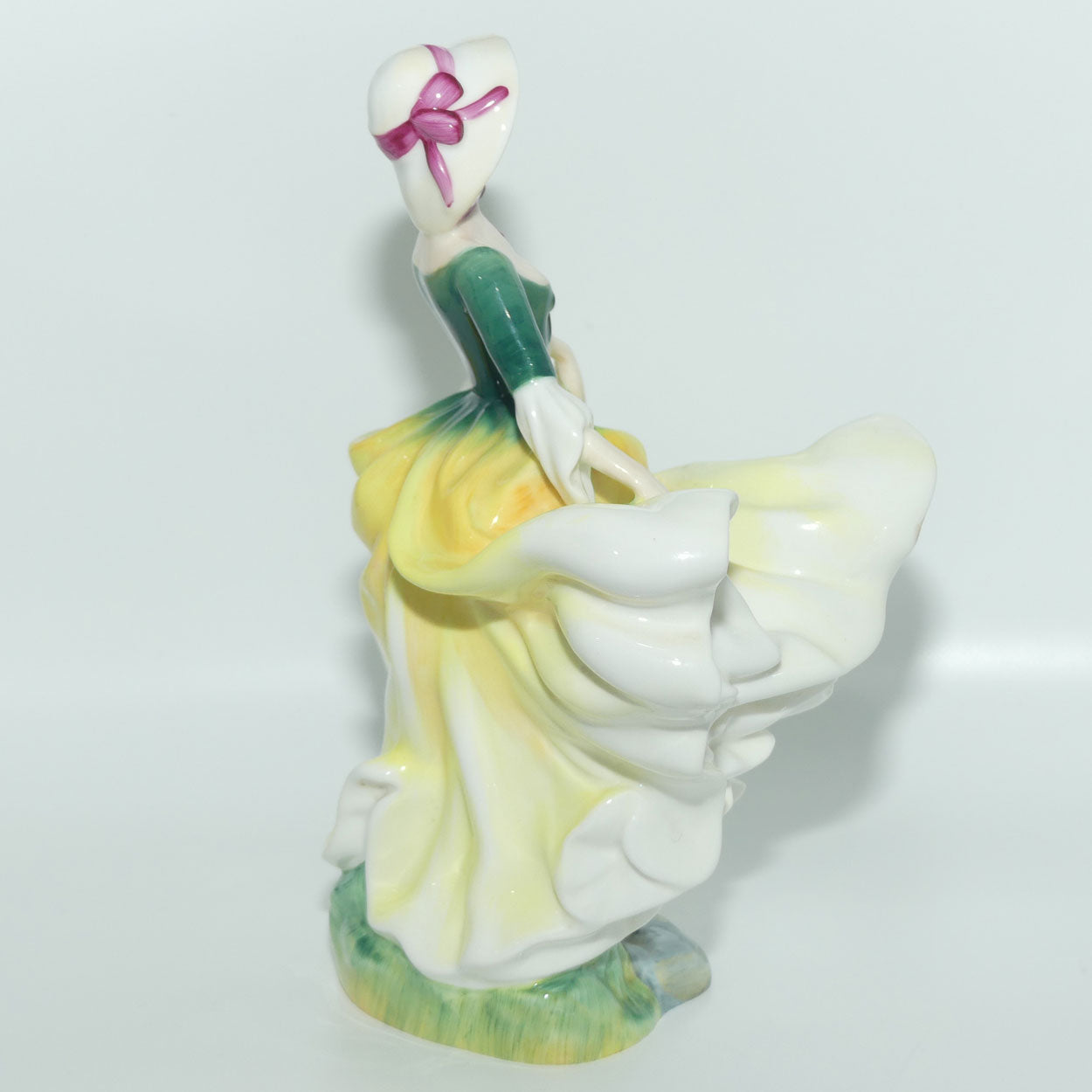 HN2740 Royal Doulton figurine Becky | DV Tootle