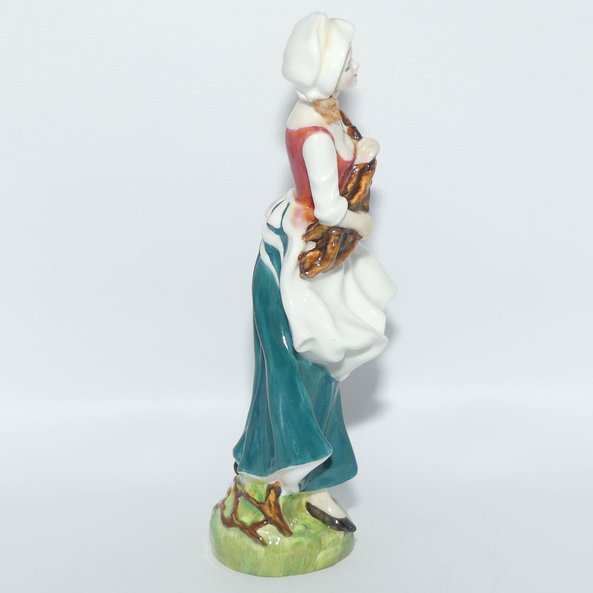 HN2749 Royal Doulton figure Lizzie