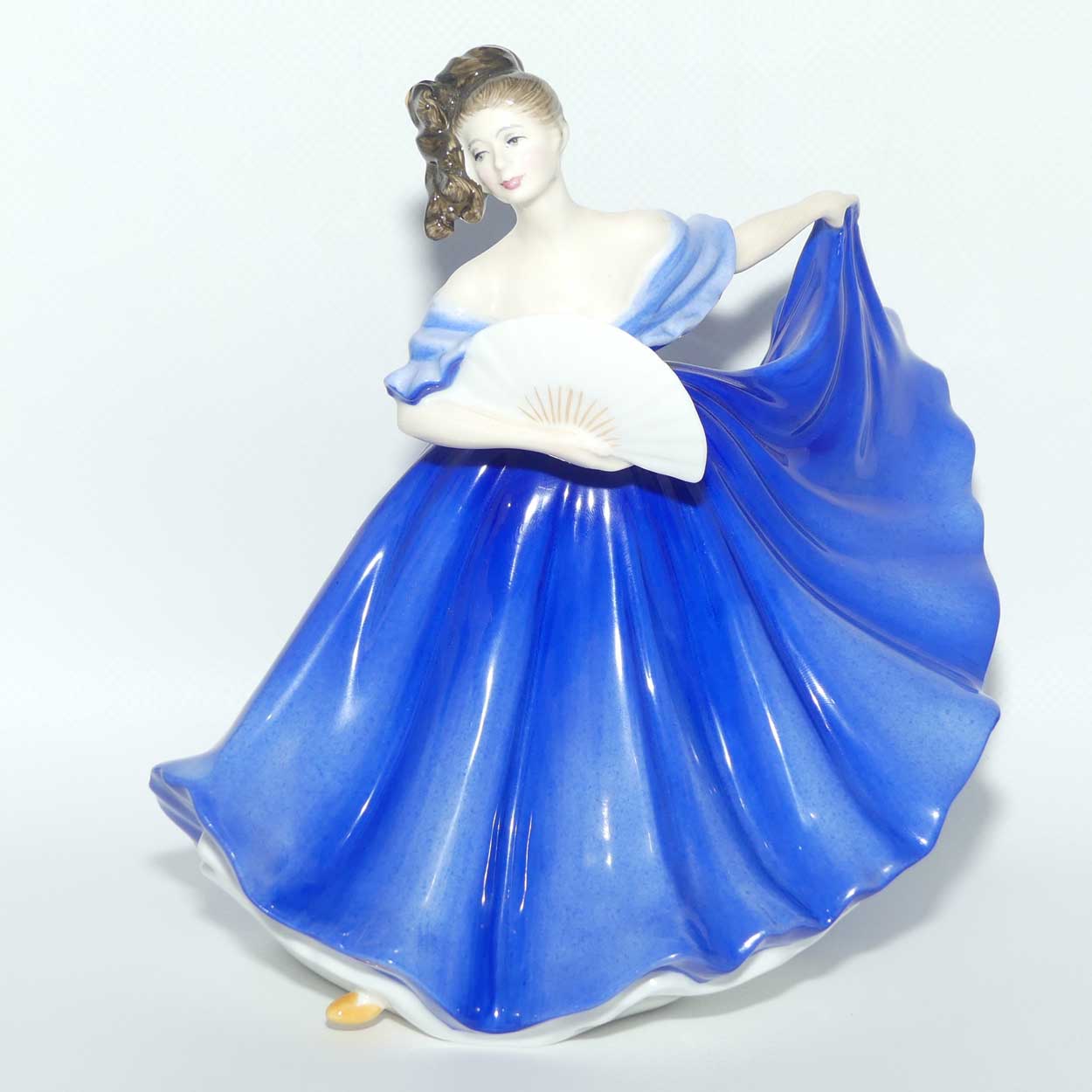 HN2791 Royal Doulton figure Elaine | Blue