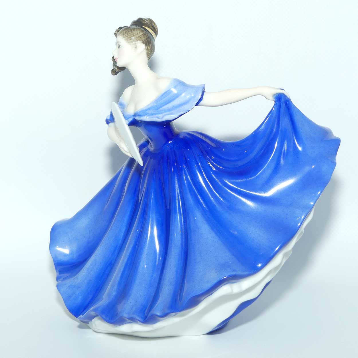 HN2791 Royal Doulton figure Elaine | Blue