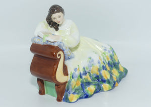 Royal Doulton figurine Solitude HN2810 | Designer: Peggy Davies | Issued: 1977 - 1983