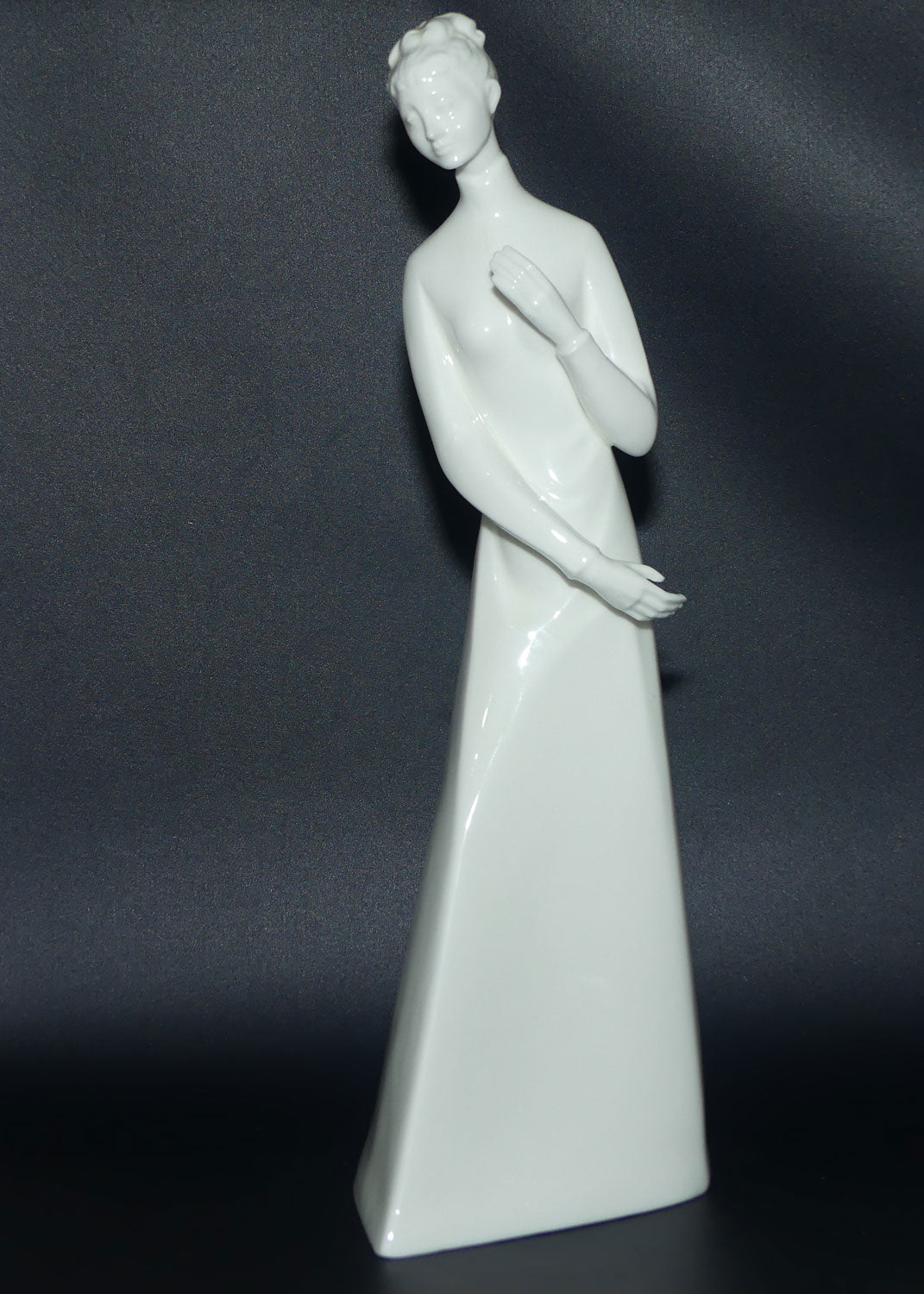 HN2876 Royal Doulton figure Sympathy | signed Michael Doulton