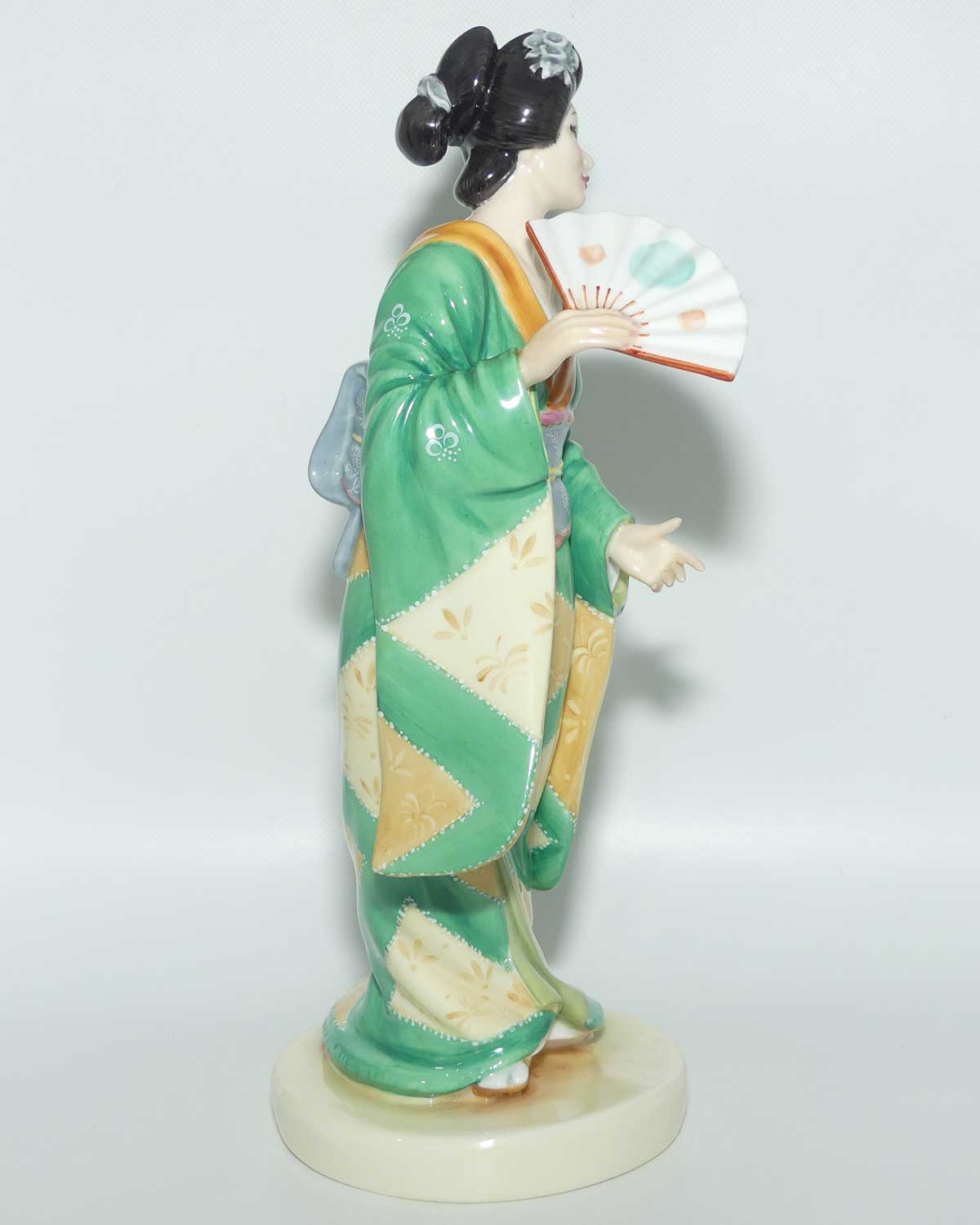 HN2899 Royal Doulton figure | Gilbert and Sullivan | Yum Yum | #1