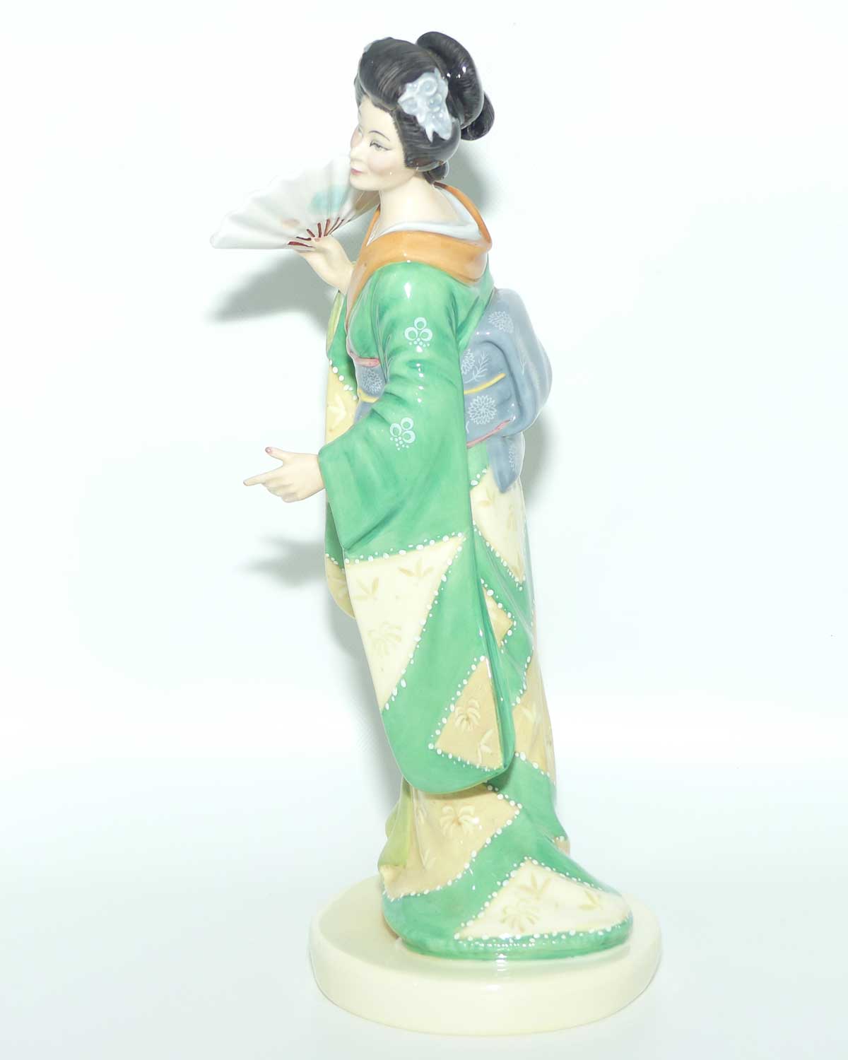HN2899 Royal Doulton figure | Gilbert and Sullivan | Yum Yum 