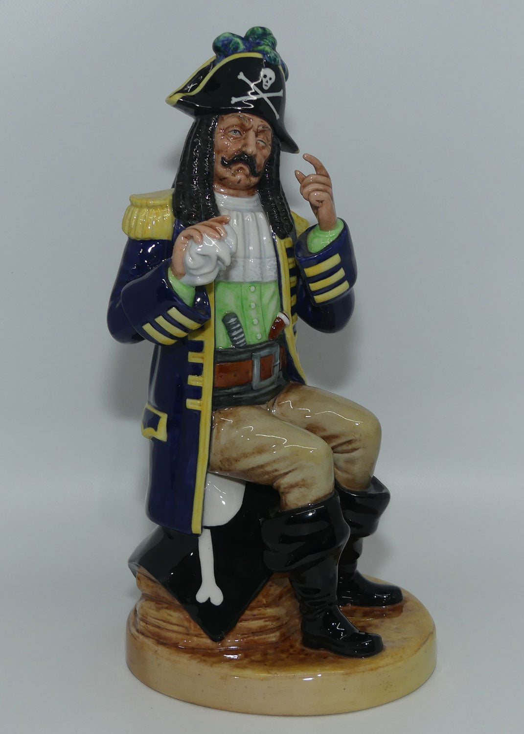 HN2901 Royal Doulton figure | Gilbert and Sullivan | The Pirate King