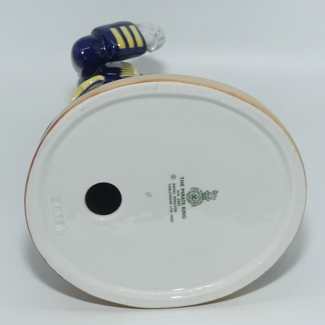 HN2901 Royal Doulton figure | Gilbert and Sullivan | The Pirate King