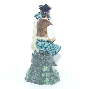 HN2907 Royal Doulton character figure The Piper | Bagpipes