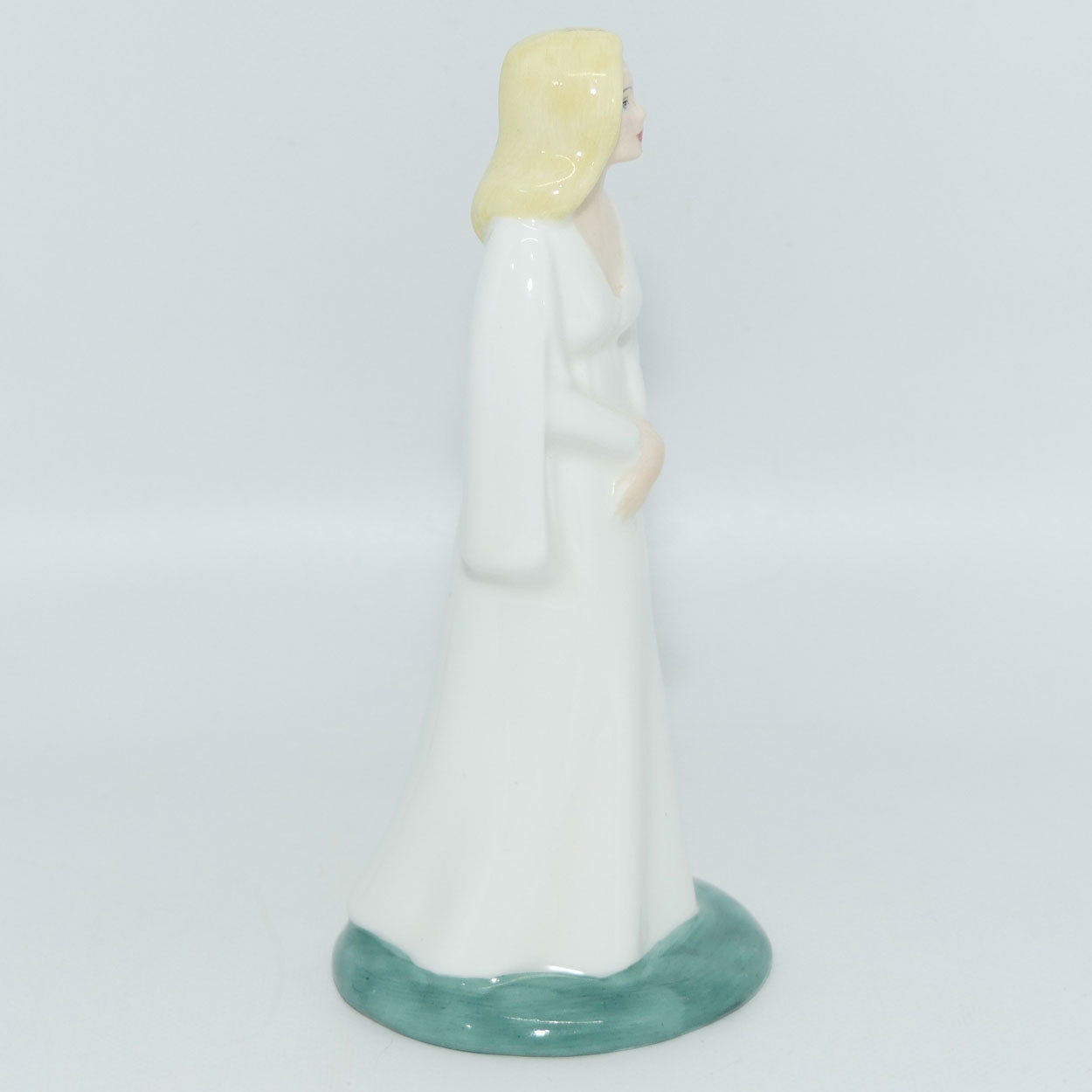 hn2915-royal-doulton-figure-galadriel