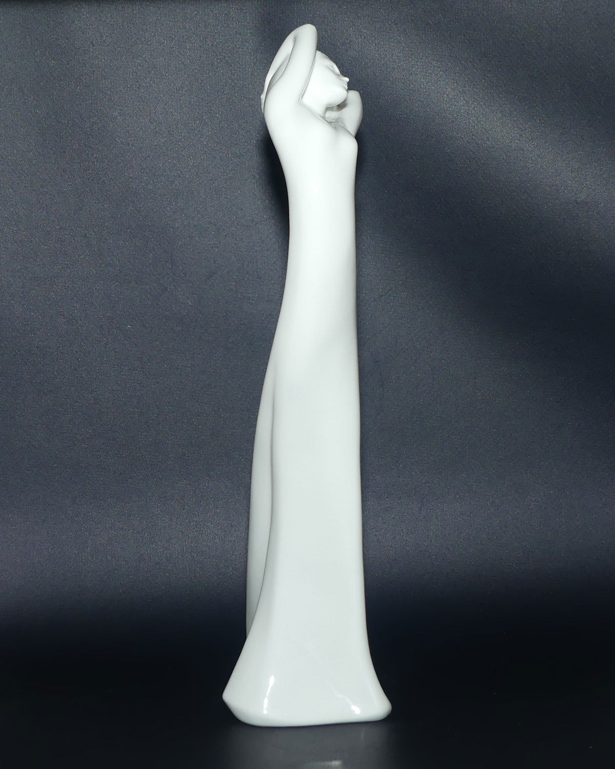 HN2920 Royal Doulton figure Yearning | Images