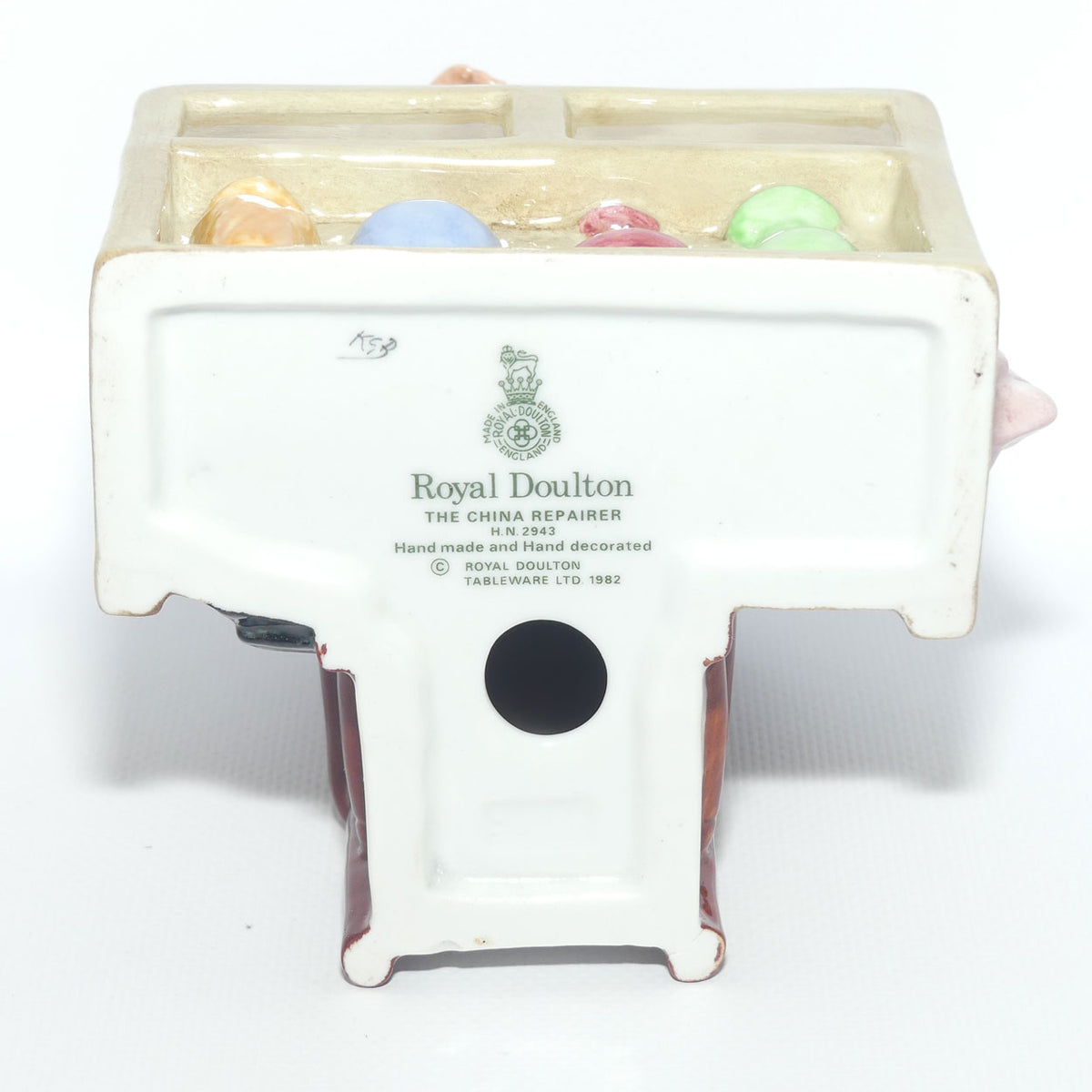 HN2943 Royal Doulton figure The China Repairer | Boxed