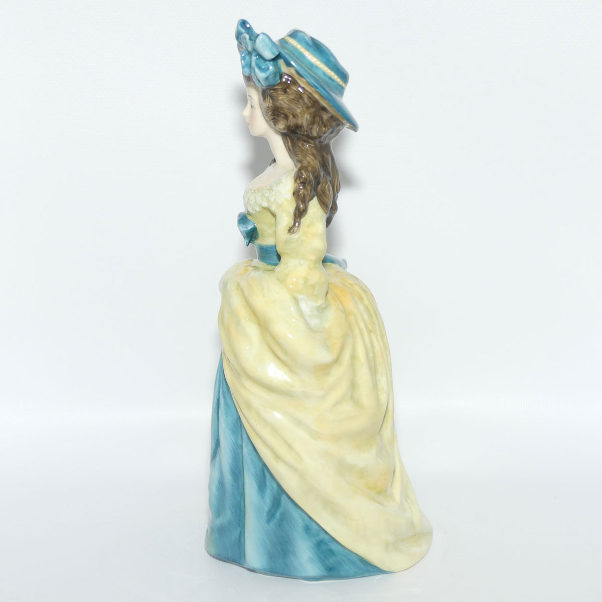 HN3008 Royal Doulton figure Sophia Charlotte, Lady Sheffield | LE 2304/5000 + Cert