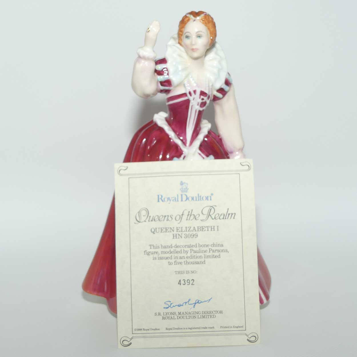 HN3099 Royal Doulton figure Queen Elizabeth I | Queens of the Realm | LE 4392/5000