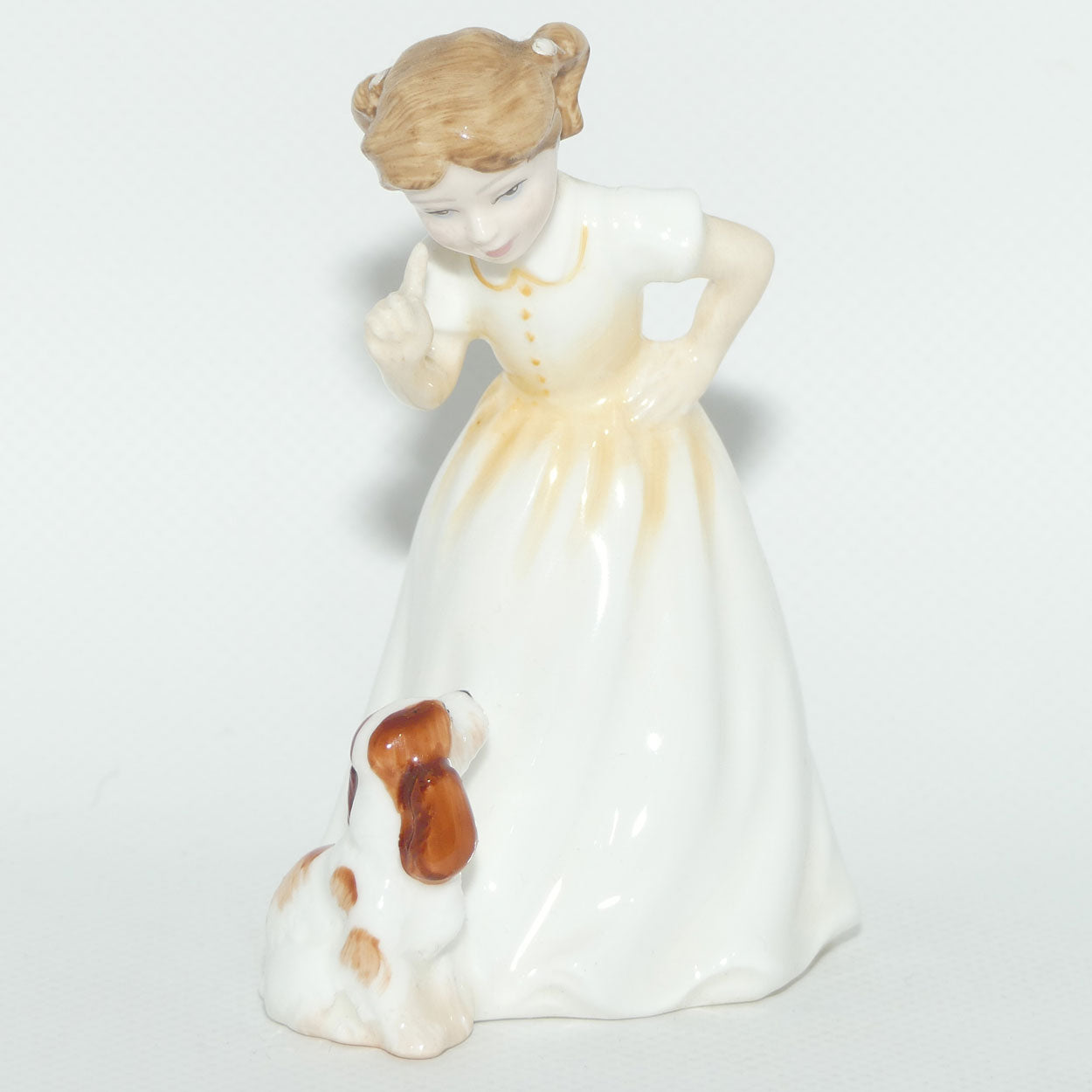 HN3123 Royal Doulton figure Sit | #2