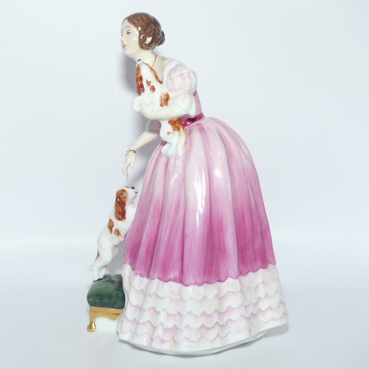 HN3125 Royal Doulton Queens of the Realm figure | Queen Victoria | LE + Box + Cert
