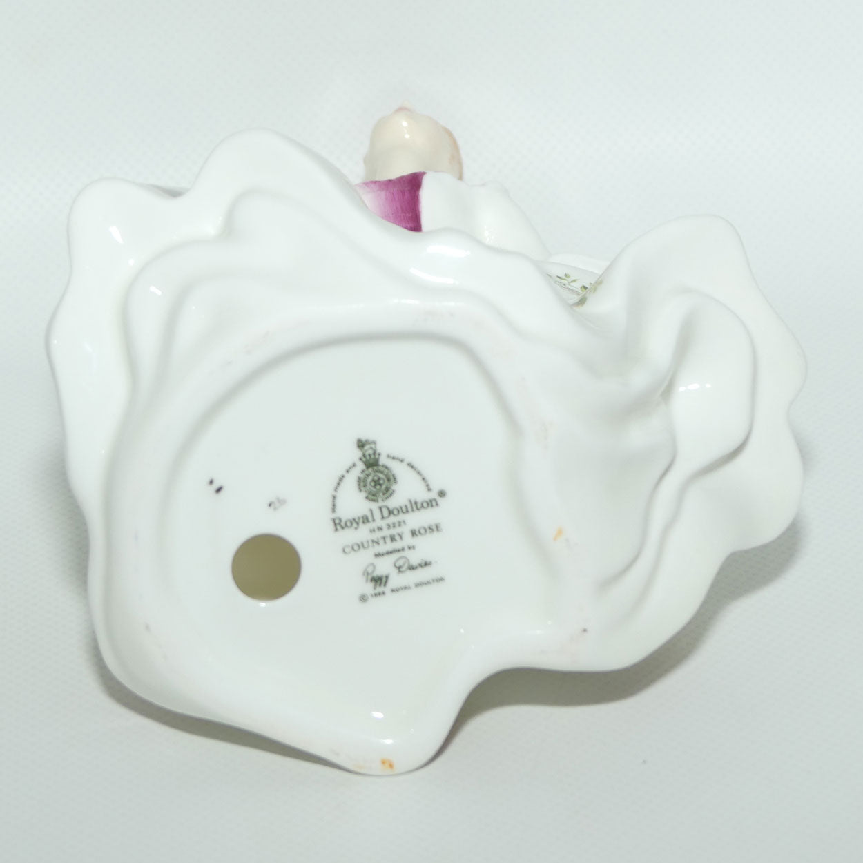 HN3221 Royal Doulton figure Country Rose