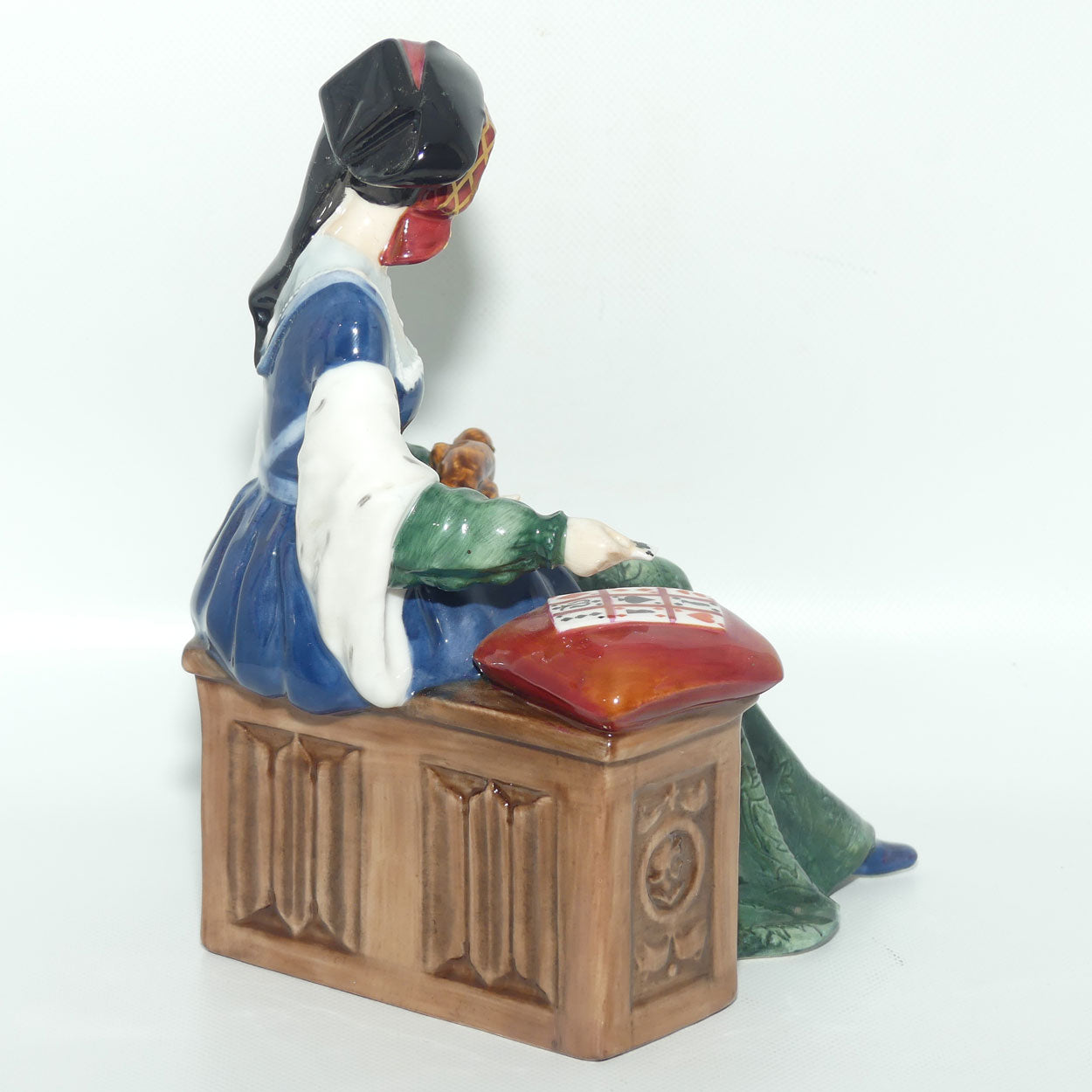 HN3233 Royal Doulton figure Catherine of Aragon | LE 3340/9500
