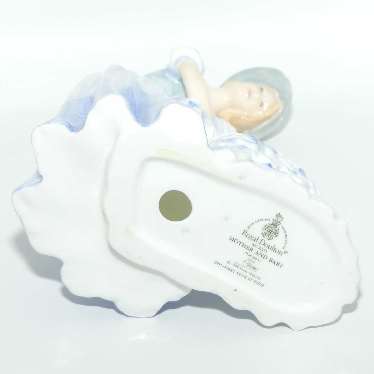 HN3235 Royal Doulton figure Mother and Baby | Blue