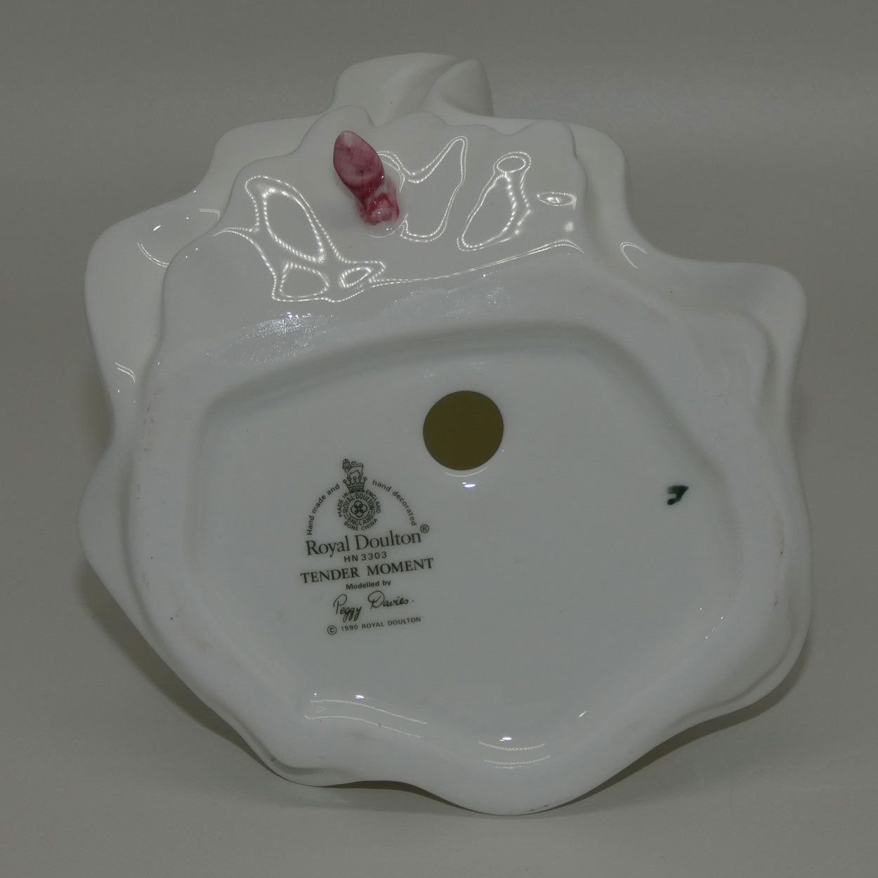 hn3303-royal-doulton-figure-tender-moment